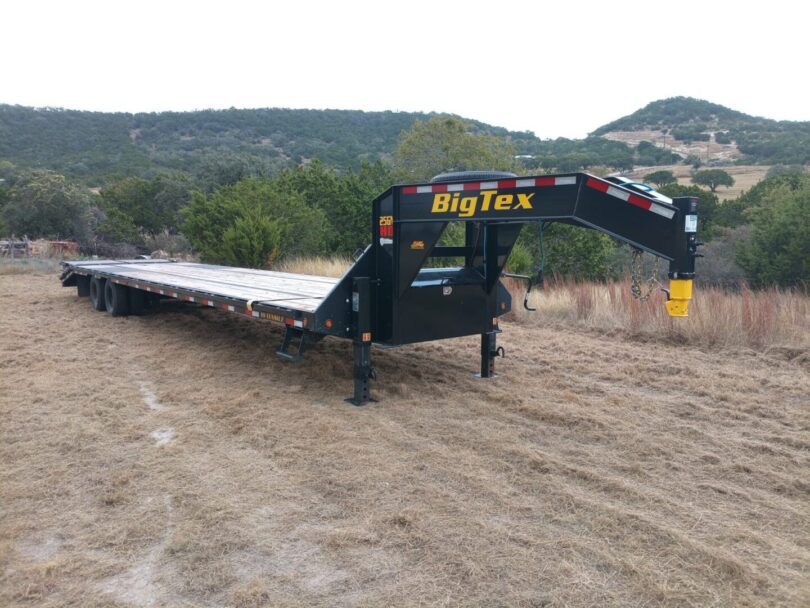 CDL FLAT BED GOOSE NECK